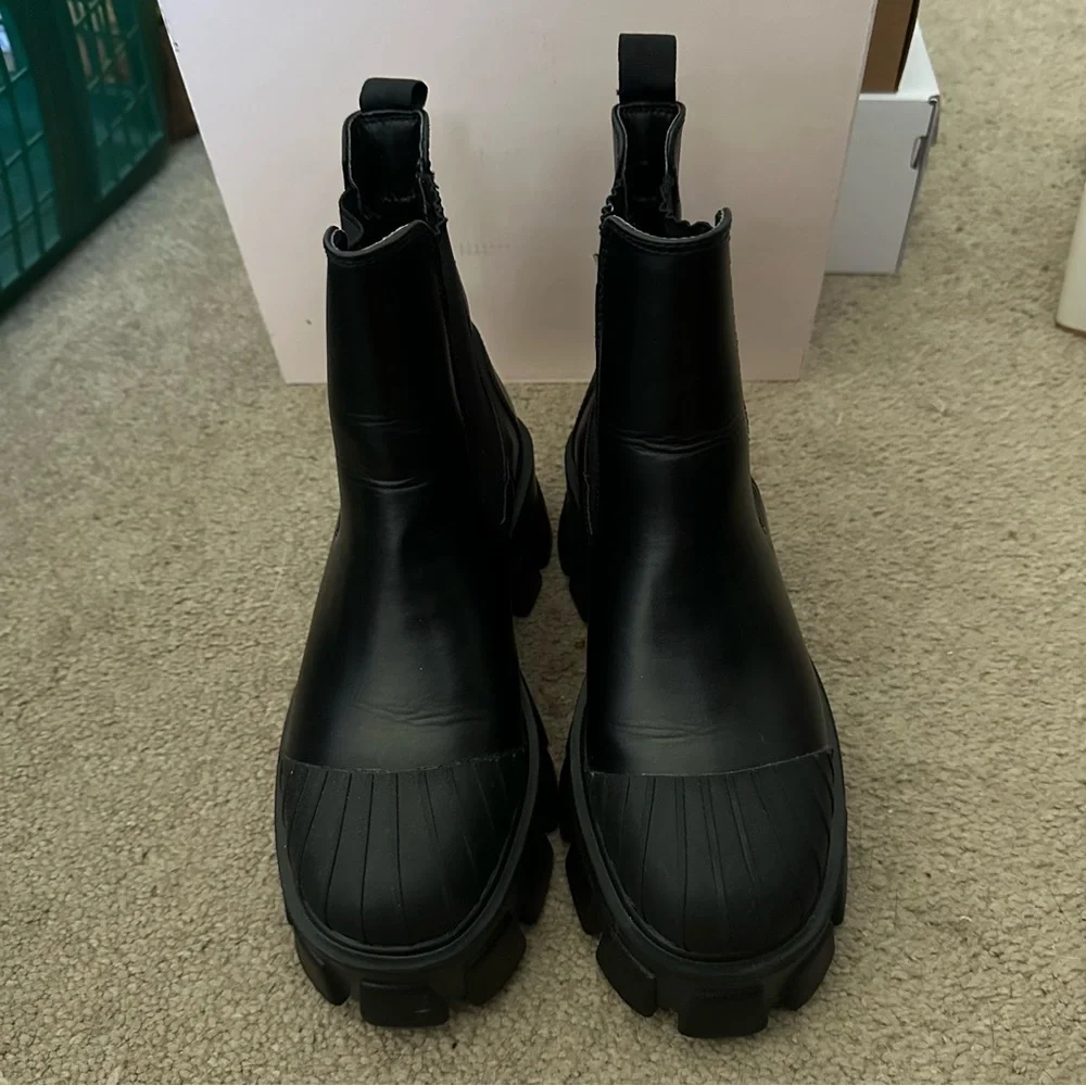 Black Boots